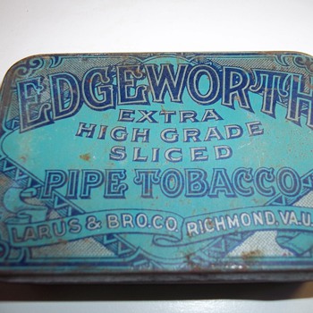 VINTAGE TOBACCO TIN