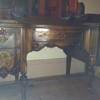 Vanity fit for a Queen...