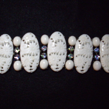 Unsigned selro/selini bracelet