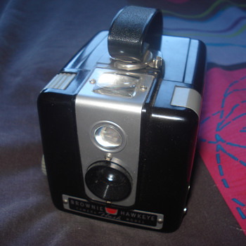 Brownie Hawkeye Flash Model Camera - Cameras