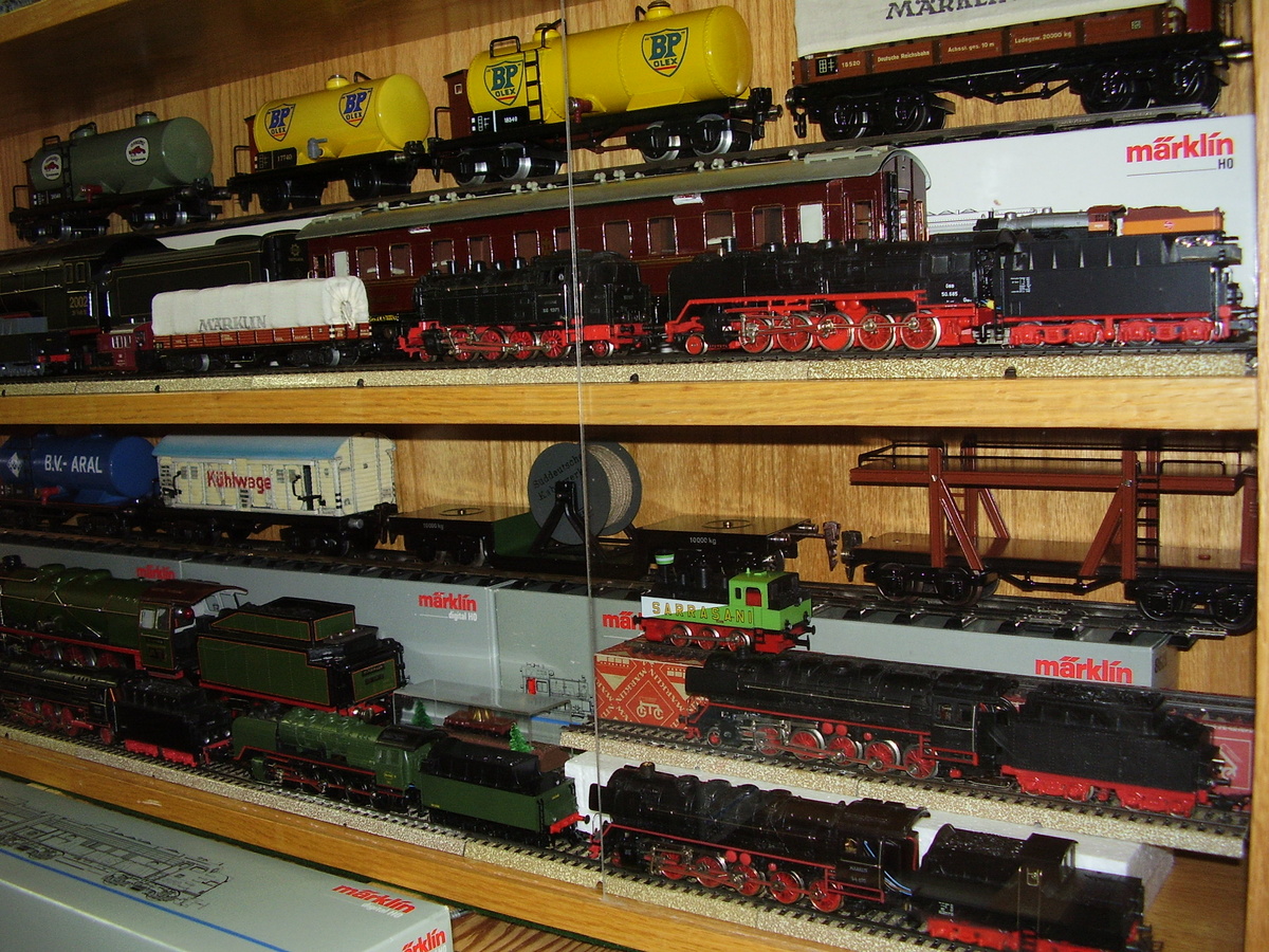 Some famous Marklin passenger HO cars. Collectors Weekly