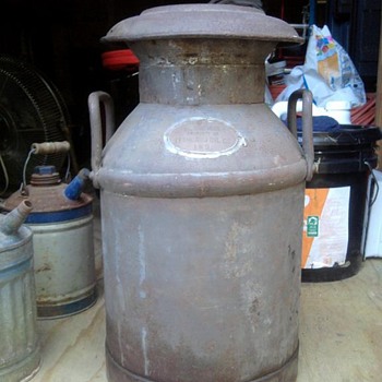 5 gal. Standard Oil Co. IND. canister - Petroliana