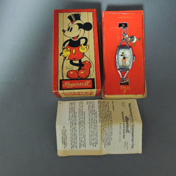 1937/1938 MICKEY MOUSE DELUXE WRIST WATCH - Wristwatches