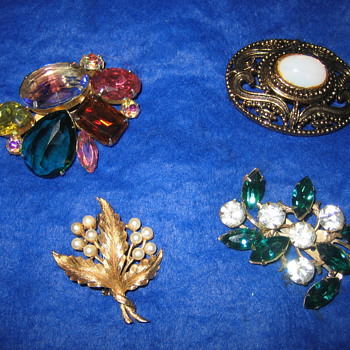 Some of my Favorite Vintage Brooches - Costume Jewelry