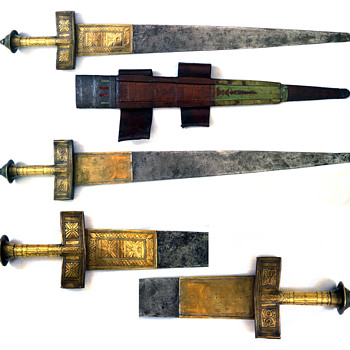 Wided bladed takouba sword