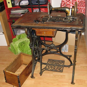 My Favorite unknown sewing machine