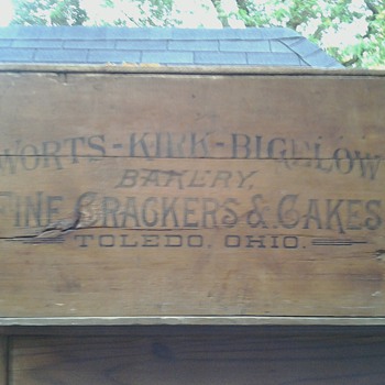 Worts-Kirk-Bigelow Bakery Fine Crackers & Cakes Crate