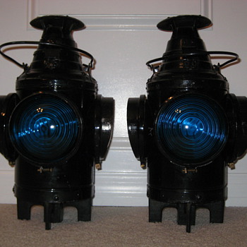Pair of matching Dressel Railroad lamps (lanterns) - Railroadiana