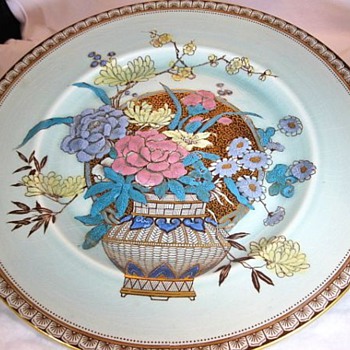 I think this piece is gorgeous but..... - Art Pottery