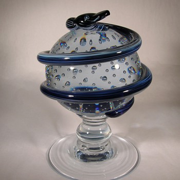 American or European..Paperweight..? - Art Glass