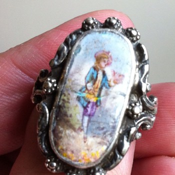 Salvage enamel on antique ring. - Fine Jewelry