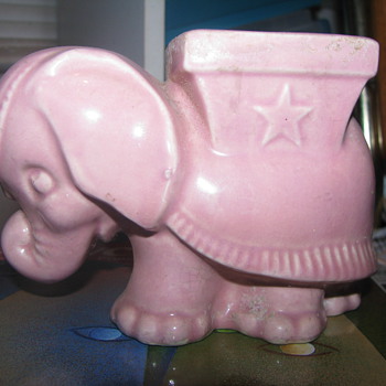 Vintage pink elephant planter - Animals