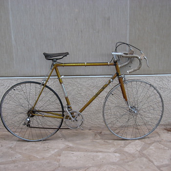 Vintage MOTOCONFORT Road Bike, has English tag from factory, very light, painted gussets, stitched tires, original seat 