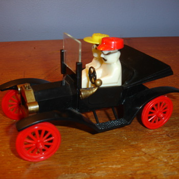 Antique salt and pepper bakelite? early plastic? manufacturer? pat pending. - Kitchen