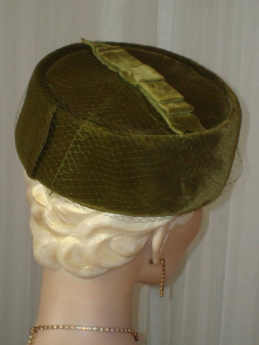 My favorite 1950s pillbox hat......for now.... Collectors Weekly