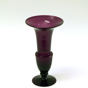 Purple trumpet vase - Art Glass