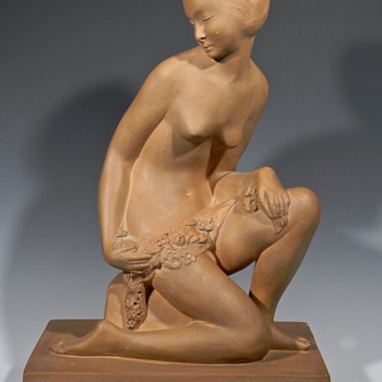 Beautiful Art Deco Terra Cotta Sculpture - Art Deco