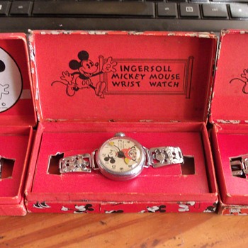 The Three Variants of the 1933/34 Mickey Mouse Wristwatch - Wristwatches