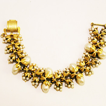 Vintage Tortolani Pearl Cluster Bracelet