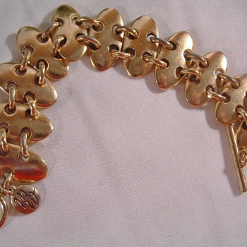 A Pretty Mystery???? - Costume Jewelry