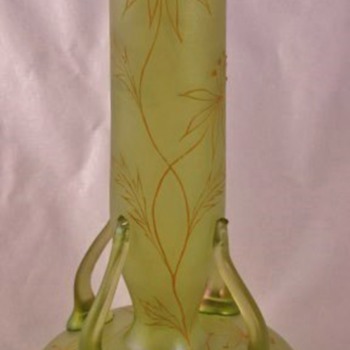 Loetz Arcadia Handled Vase with gold DEK. ( PN II -147 ). - Art Glass