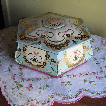 Pretty Shabby Chic Tin - Kitchen