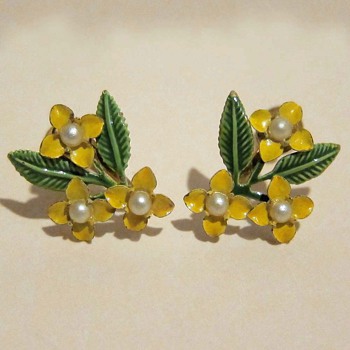 Antique Screw-back Floral Earrings - Costume Jewelry