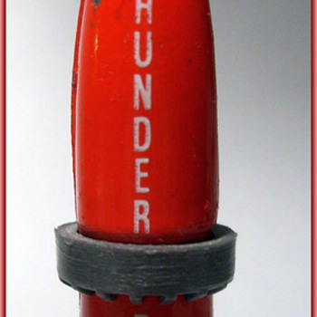 THUNDERBIRDS -- Metal Rocket toy # 3 ( MATCHBOX ) - Toys