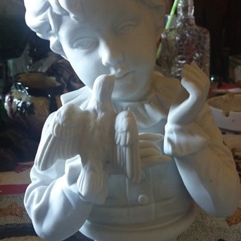 beautiful bisque girl bust - Figurines