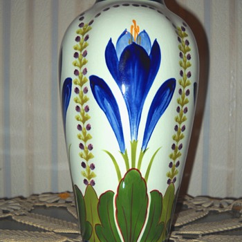 Unknown, yet lovely Pottery Vase - Art Pottery