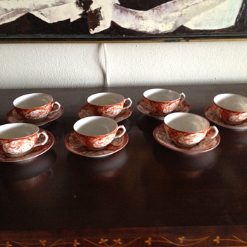 Antique handpainted Imari teacups and saucers - Asian