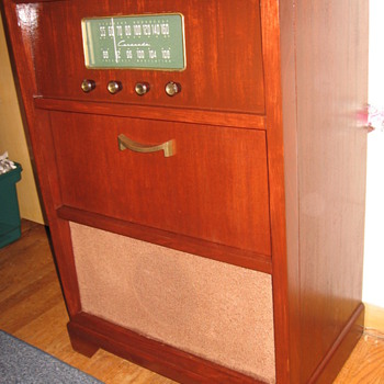 1951 Coronado - Radios
