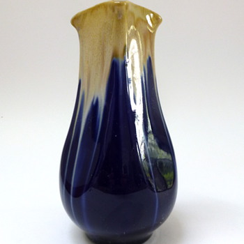 Blue & cream-white drip glaze vase - Art Pottery