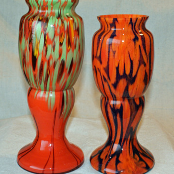 Comparing two Welz or Kralik vase shapes - Art Glass