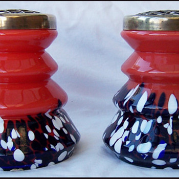 CZECH ZIG-ZAG VASES
