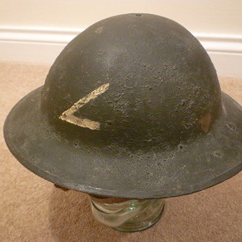 Unknown British WWI steel helmet. - Military and Wartime