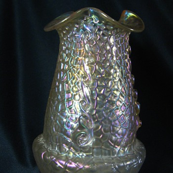Kralik Martele/Rigaree Vase - Art Glass