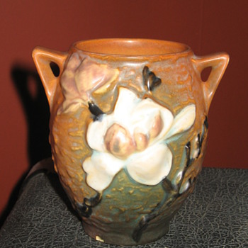 Roseville U.S.A. 86-4 Art Pottery - Pottery