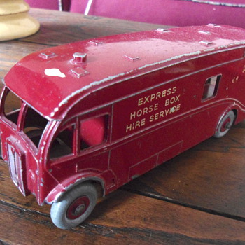 Mecchano dinkysupertoys Express Horse Box - Model Cars
