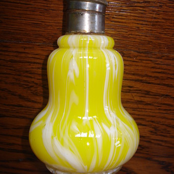 Welz perfume or powder bottle - Art Glass