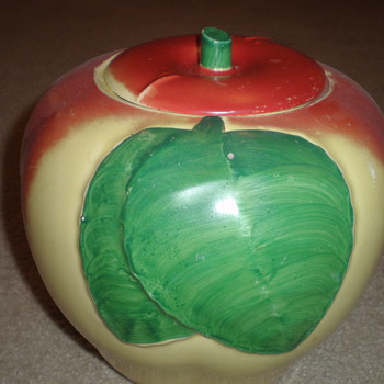 Hull Apple Cookie Jar - Art Pottery