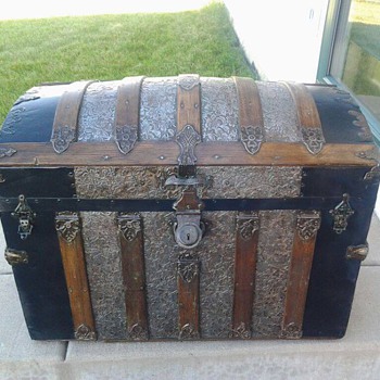 Steamer trunk