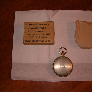 1941  pilot pocket compass