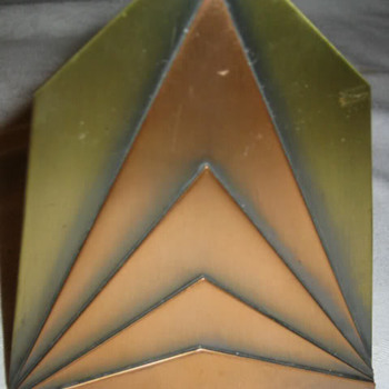 Need help identifying these DECO (!) Roycroft bookends