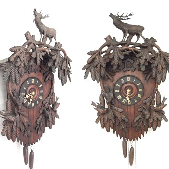 4 large magnificent antique carved cuckoo clocks, and a trumpeter clock. Ornate carving. STUNNING! - Clocks