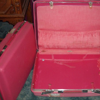 Samsonite Saturn Hot Pink Luggage:) - Accessories