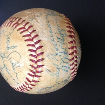 1959 Boston Red Sox Team Signed Baseball - Baseball