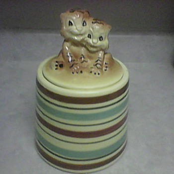 R. R. P. COMPANY ROSEVILLE , OHIO COOKIE JAR