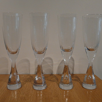 BENT OLE SEVERIN PRINCESS CHAMPAGNES 1977.