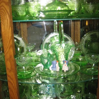 Green Depression Glass ~ Georgian Love Birds - Glassware